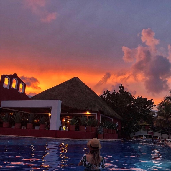 Meet your Posher, Parisa - Picture 1 of 1